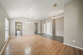 3227 Lakeway Ln in Pearland, TX - Building Photo - Building Photo