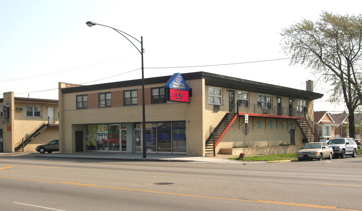 6721 S Pulaski Rd in Chicago, IL - Building Photo