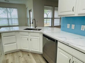 710 Honeysuckle Vine Dr in Rosenberg, TX - Building Photo - Building Photo