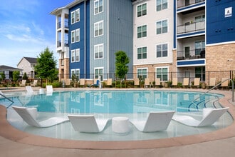 Lofts at Highlands in Longmont, CO - Building Photo - Building Photo