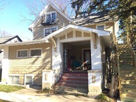 518 N Van Buren St in Iowa City, IA - Building Photo