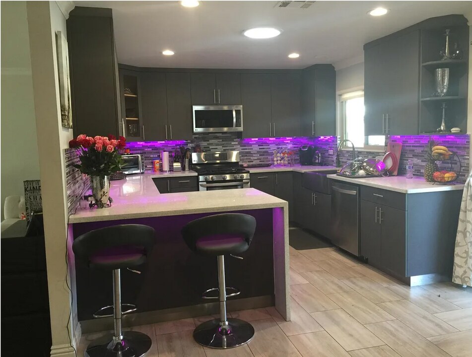 8722 Amboy Ave, Unit 1462 in Los Angeles, CA - Building Photo