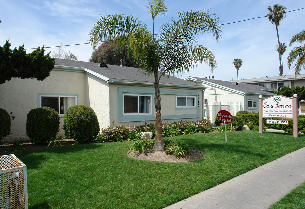 Casa Serena Townhomes in Costa Mesa, CA - Building Photo