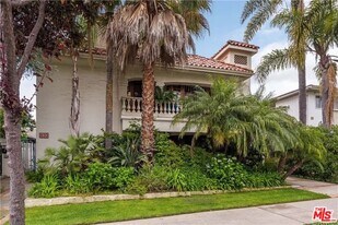 828 5th St in Santa Monica, CA - Building Photo