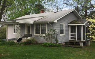 13102 Grant Shook Rd in Greencastle, PA - Building Photo