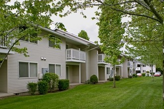 Crestbrook Apartments in Salem, OR - Foto de edificio - Building Photo