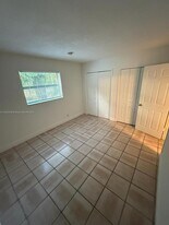 9203 NW 38th Dr in Coral Springs, FL - Building Photo