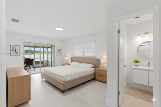 8631 NW 12th St in Plantation, FL - Building Photo - Building Photo