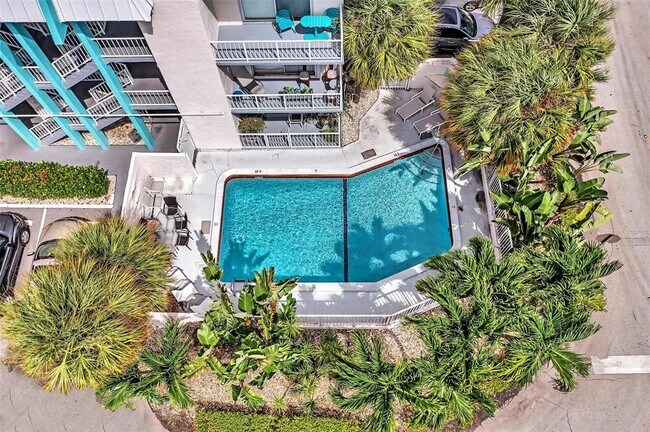 2715 NE 49th St, Unit 102 in Fort Lauderdale, FL - Foto de edificio - Building Photo