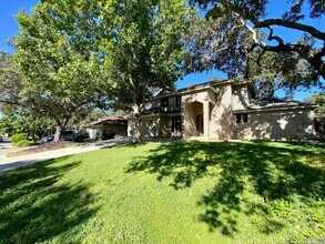 8911 Shady Leaf in San Antonio, TX - Foto de edificio - Building Photo