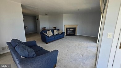 5215 Le Parc Dr, Unit 7 in Wilmington, DE - Building Photo - Building Photo