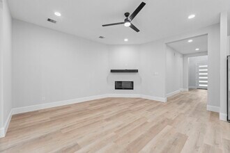 478 Stephen F Austin Dr in Conroe, TX - Building Photo - Building Photo
