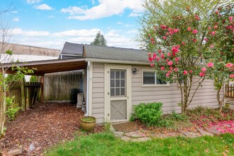 1741 8th Ave in West Linn, OR - Building Photo - Building Photo