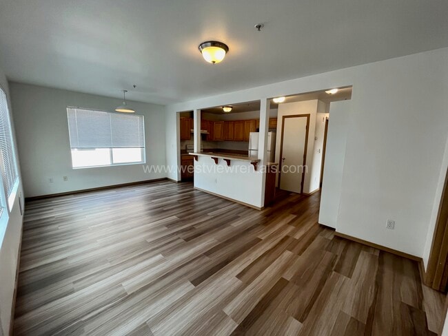 Broadway Apartments in Bellingham, WA - Building Photo - Building Photo