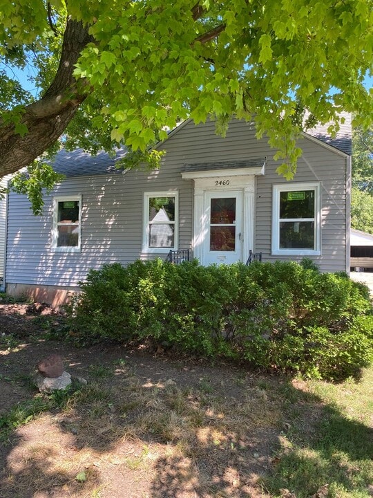 2460 S 11th St in Springfield, IL - Building Photo