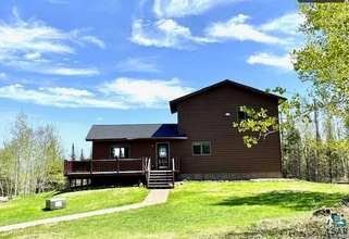 960 Deerview Ln in Two Harbors, MN - Foto de edificio - Building Photo