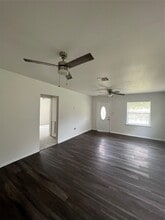 1204 10th Ave N in Texas City, TX - Building Photo - Building Photo