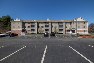 Bunker Estates Condominiums in Derry, NH - Building Photo - Building Photo