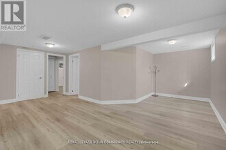 47 Holly Meadow Rd in Barrie, ON - Building Photo - Building Photo