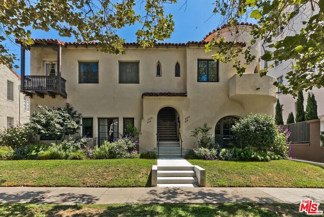 316 N Sycamore Ave in Los Angeles, CA - Building Photo