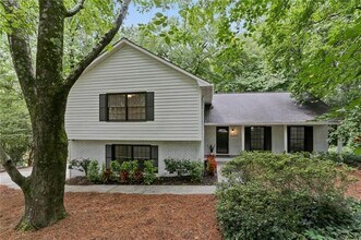 2377 Emory Ln NE in Marietta, GA - Building Photo - Building Photo