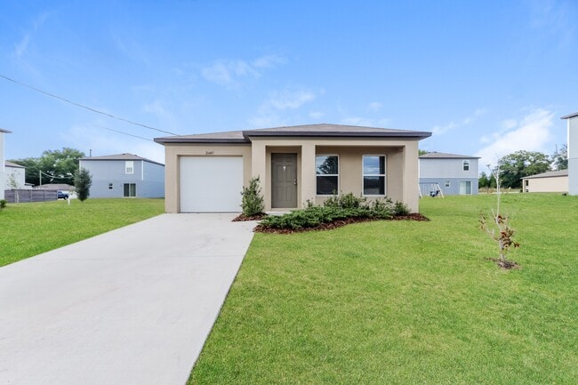 26485 Wakefield Dr in Brooksville, FL - Building Photo - Building Photo