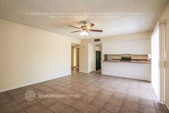 17007 N 49th Ave in Glendale, AZ - Foto de edificio - Building Photo