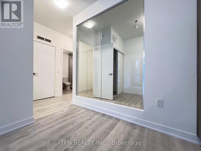 15 Richardson St in Toronto, ON - Building Photo - Building Photo