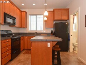 16142 SW Gage Ln in Beaverton, OR - Building Photo - Building Photo