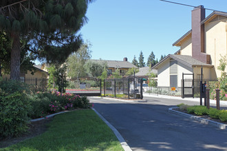 Avalon Place in Manteca, CA - Foto de edificio - Building Photo