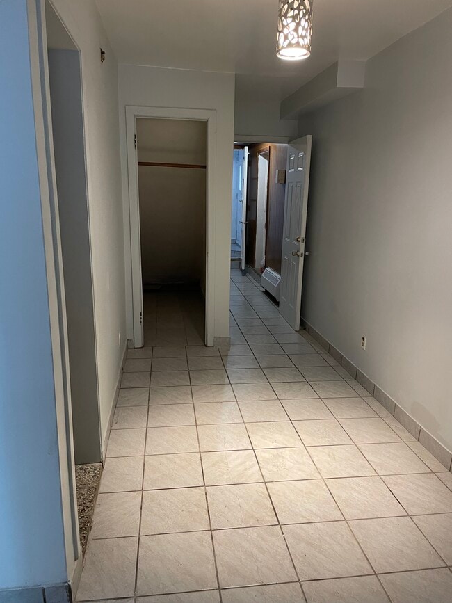 7020 Birnam Rue in Montréal, QC - Building Photo - Building Photo