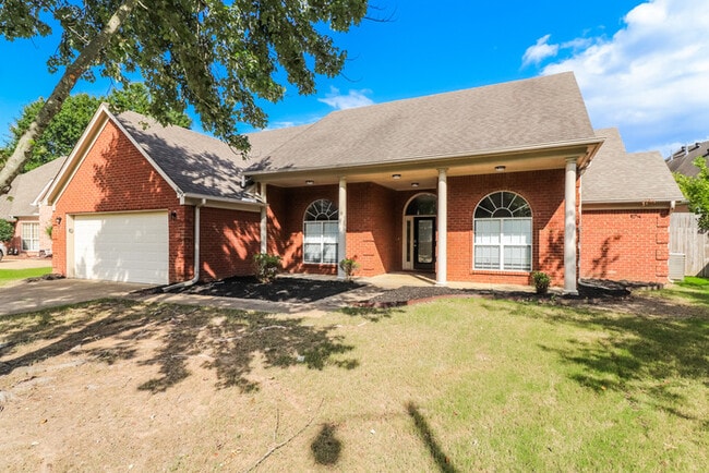 2402 Mason Dr in Hernando, MS - Foto de edificio - Building Photo