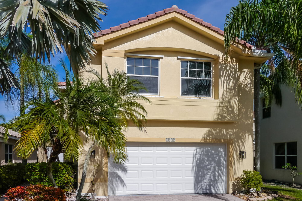 5219 NW 117th Ave in Coral Springs, FL - Building Photo