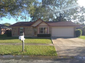 1407 Plough St in Deridder, LA - Building Photo