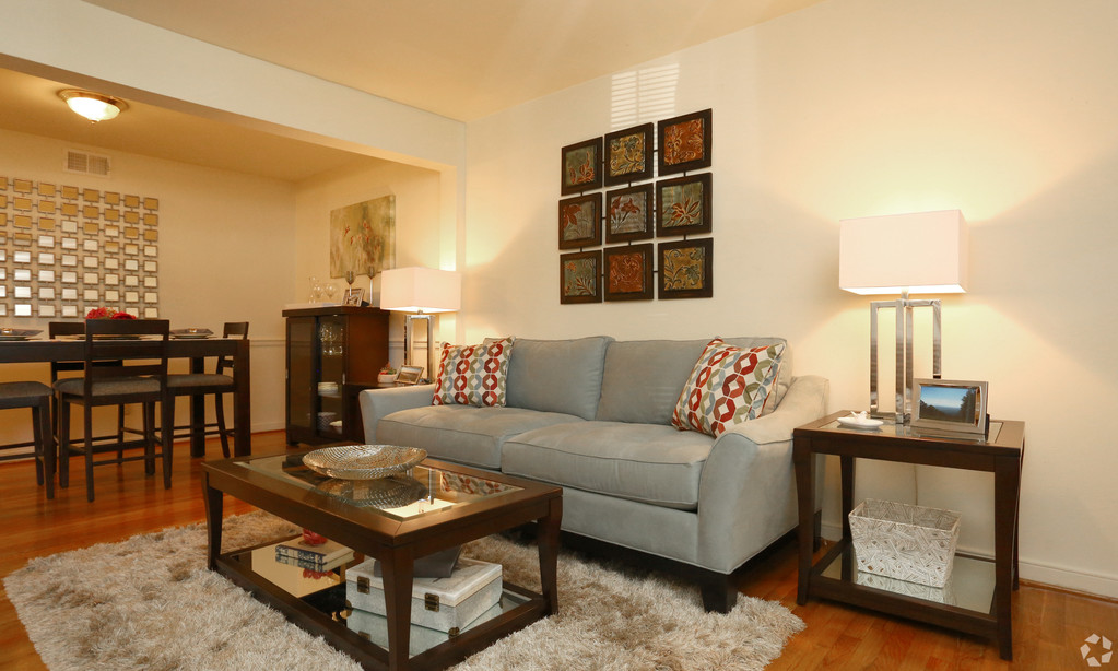 Landmark at Patterson Apartments in Richmond, VA