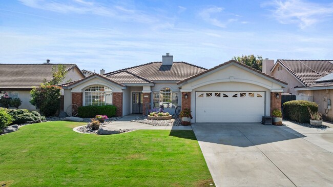 property at 11115 Lakewood Ct