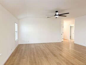 1437 April Meadows Loop in Georgetown, TX - Building Photo - Building Photo