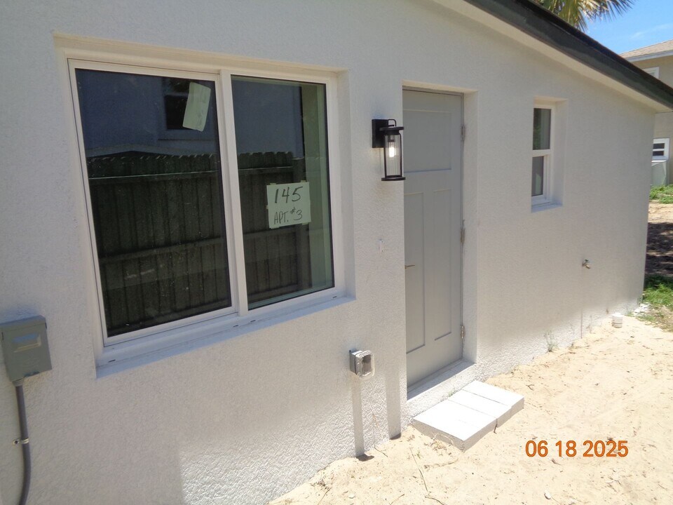 145 S Halifax Ave in Daytona Beach, FL - Building Photo