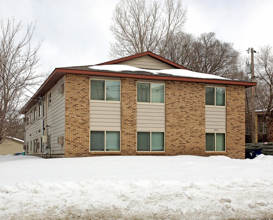 1035 Division St E in St. Cloud, MN - Foto de edificio