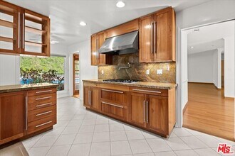 13521 Bayliss Rd in Los Angeles, CA - Building Photo - Building Photo