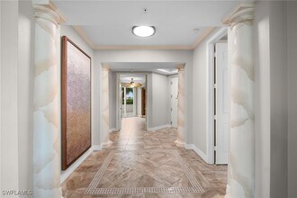 300 Dunes Blvd in Naples, FL - Building Photo - Building Photo