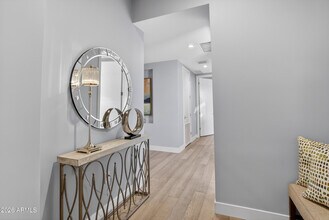 16580 N 92nd St in Scottsdale, AZ - Foto de edificio - Building Photo