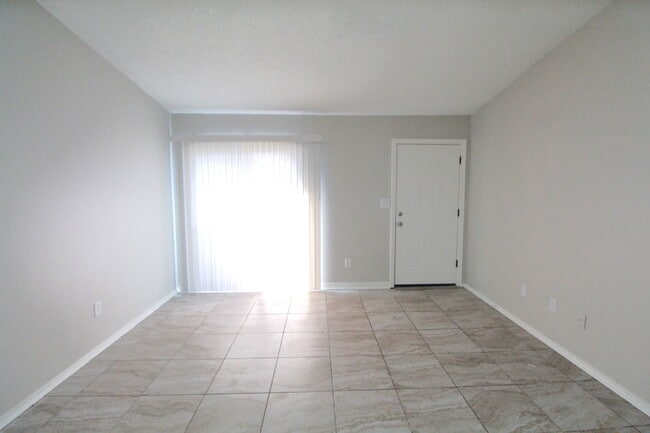 6810 Tiki Ln in Pensacola, FL - Building Photo - Building Photo