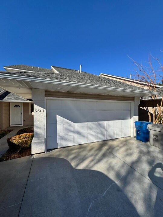 5561 S Caper Pl in Boise, ID - Building Photo