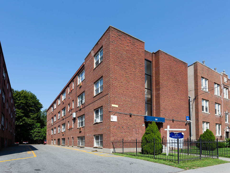 Garden Hill Apartments in Hartford, CT - Building Photo