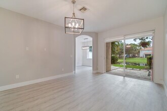 205 River Bluff Ln in Royal Palm Beach, FL - Building Photo - Building Photo
