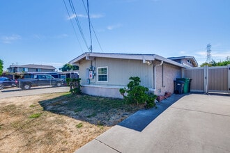 2782 Sleepy Hollow Ave in Hayward, CA - Building Photo - Building Photo