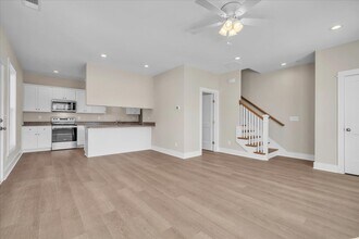 195 Romney St in Charleston, SC - Building Photo - Building Photo