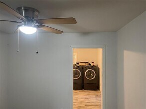 607 W Park St in Sugar Land, TX - Building Photo - Building Photo