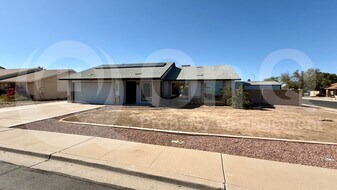 962 E Hackamore St in Mesa, AZ - Building Photo